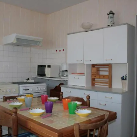 Maison De Ideale Entre Et Commerces - Fr-1-22-219 *