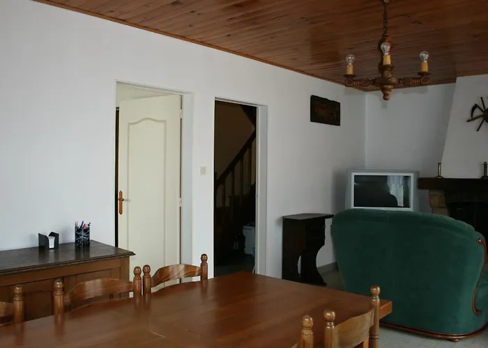 Maison De Ideale Entre Et Commerces - Fr-1-22-219 *