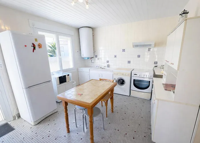 Maison De Ideale Entre Et Commerces - Fr-1-22-219 *